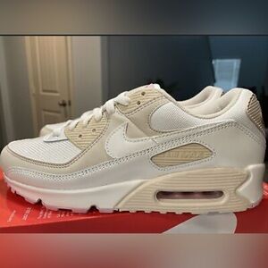 NIKE AIR MAXES